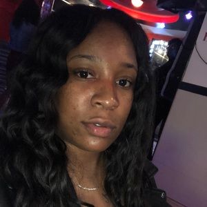 Meet your Posher, Shana